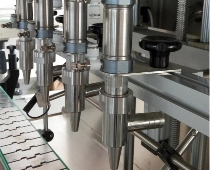 油類灌裝生產線細節圖